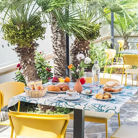 Maria Hotel 3*